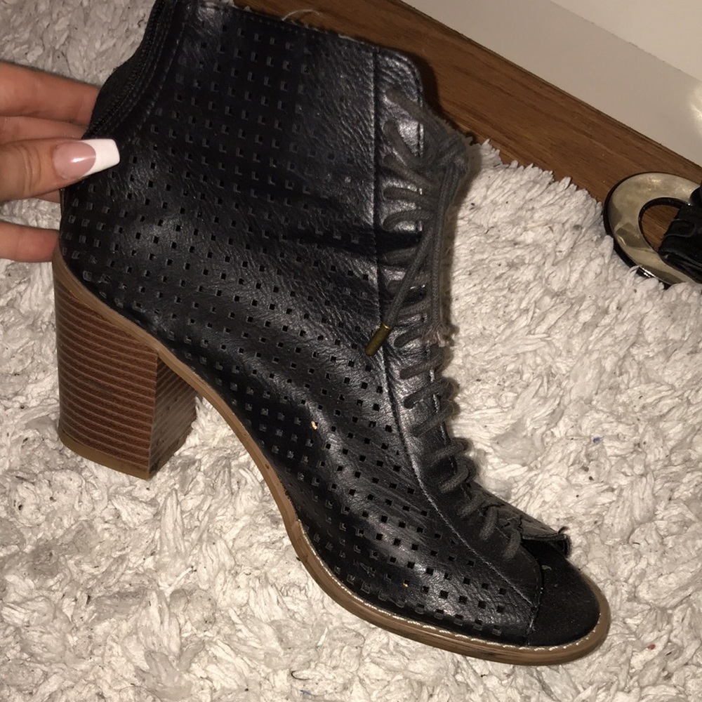 Black booties - Picture 6 of 9